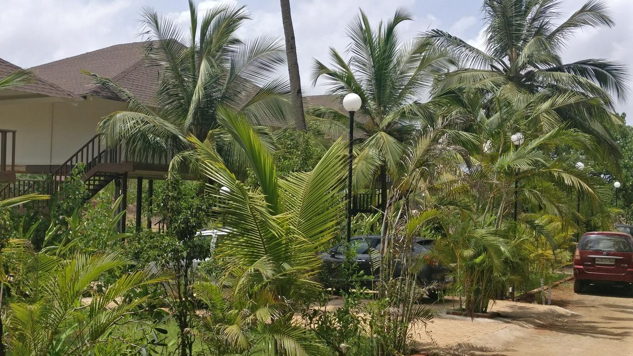 Bed & Breakfast Exotica Retreats *
