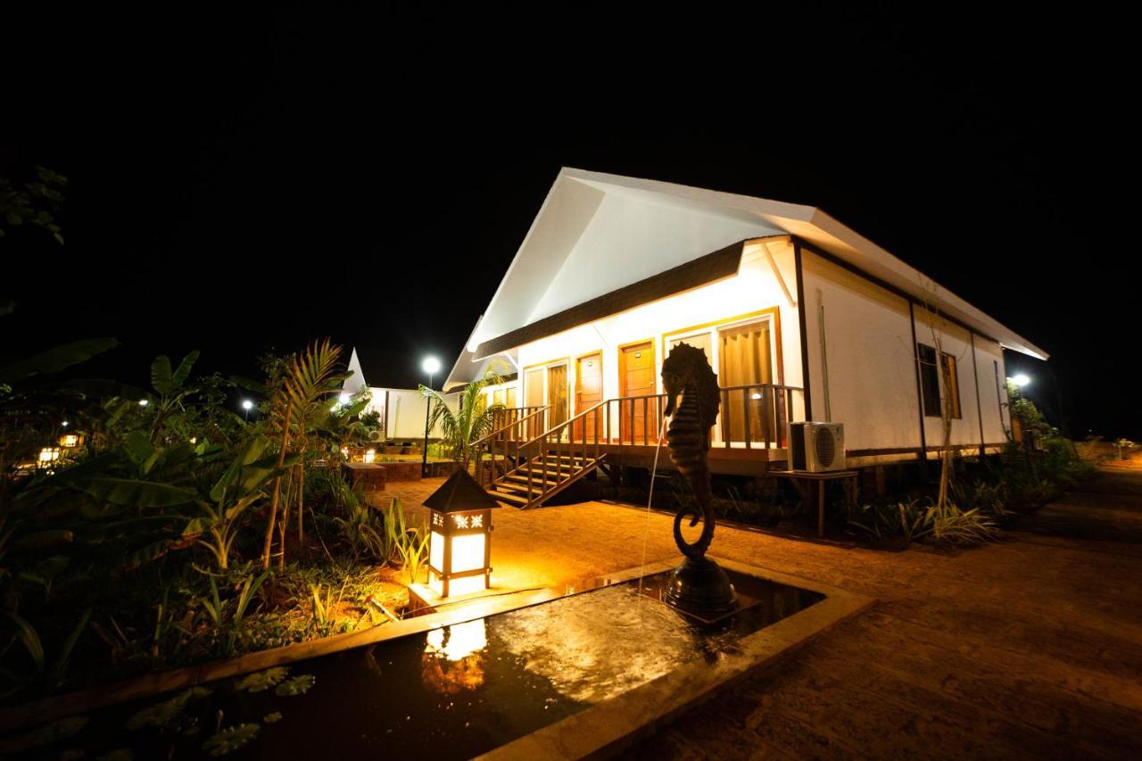 Resort Exotica By The Sea *